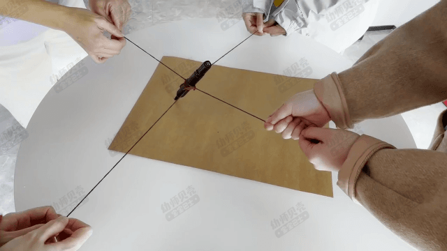 好可怜的笔.gif